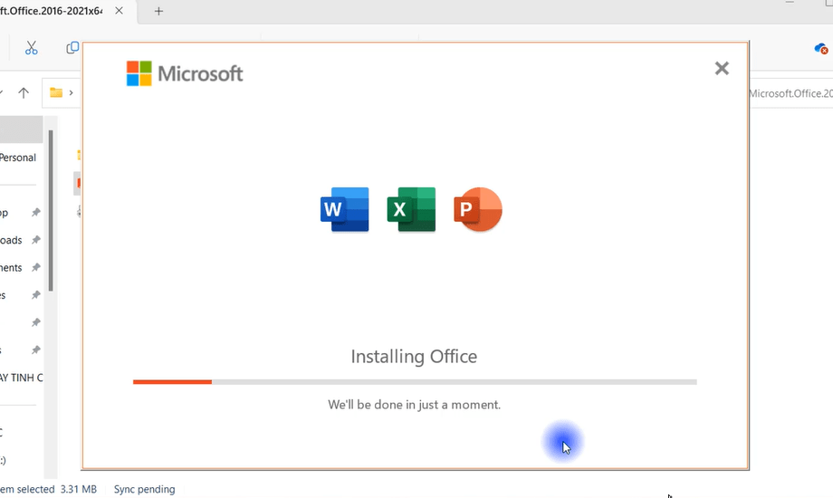 Chờ phần mềm Download Office 2021 được cài đặt